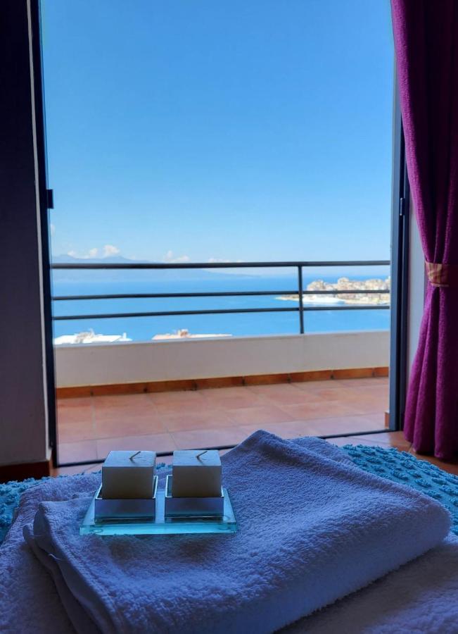 ホテル Vive Mare Sarandë エクステリア 写真