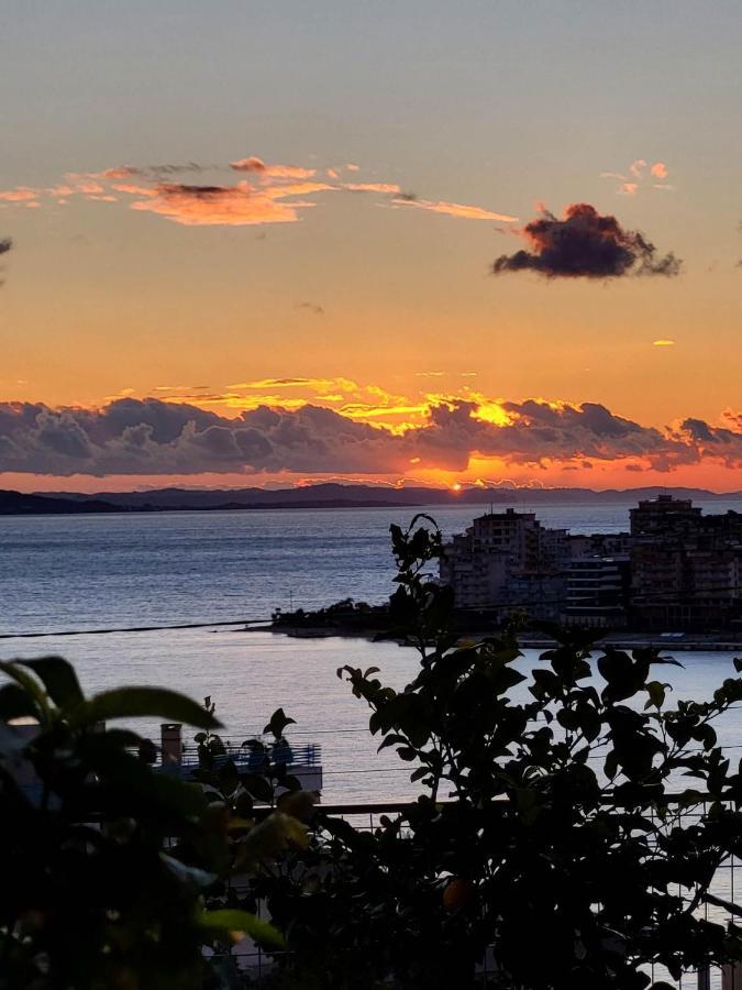 ホテル Vive Mare Sarandë エクステリア 写真