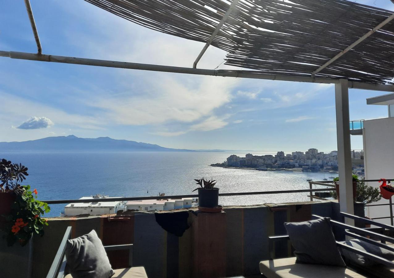 ホテル Vive Mare Sarandë エクステリア 写真